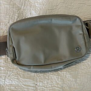 lululemon athletica Belt Bag in gray